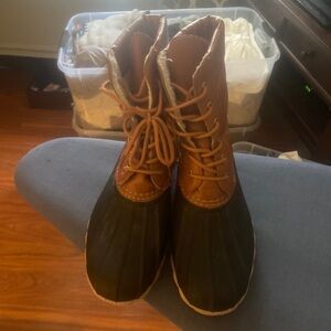 Duck boots size 10